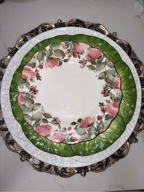 Nikko Ceramics Rose and Leaf Dinner Plate